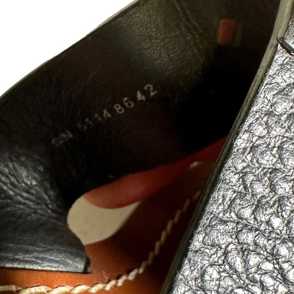 Tory Burch Black Moore Elba Tumbled Leather Thong in Black size 9 - Picture 9 of 15